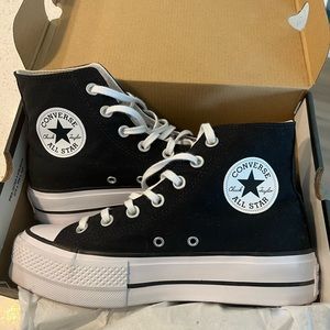 Chuck Taylor All Star Lift Hi Sneaker in Black & White
Converse